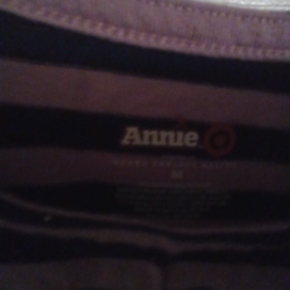 Annie Brand - Picture 3 of 3